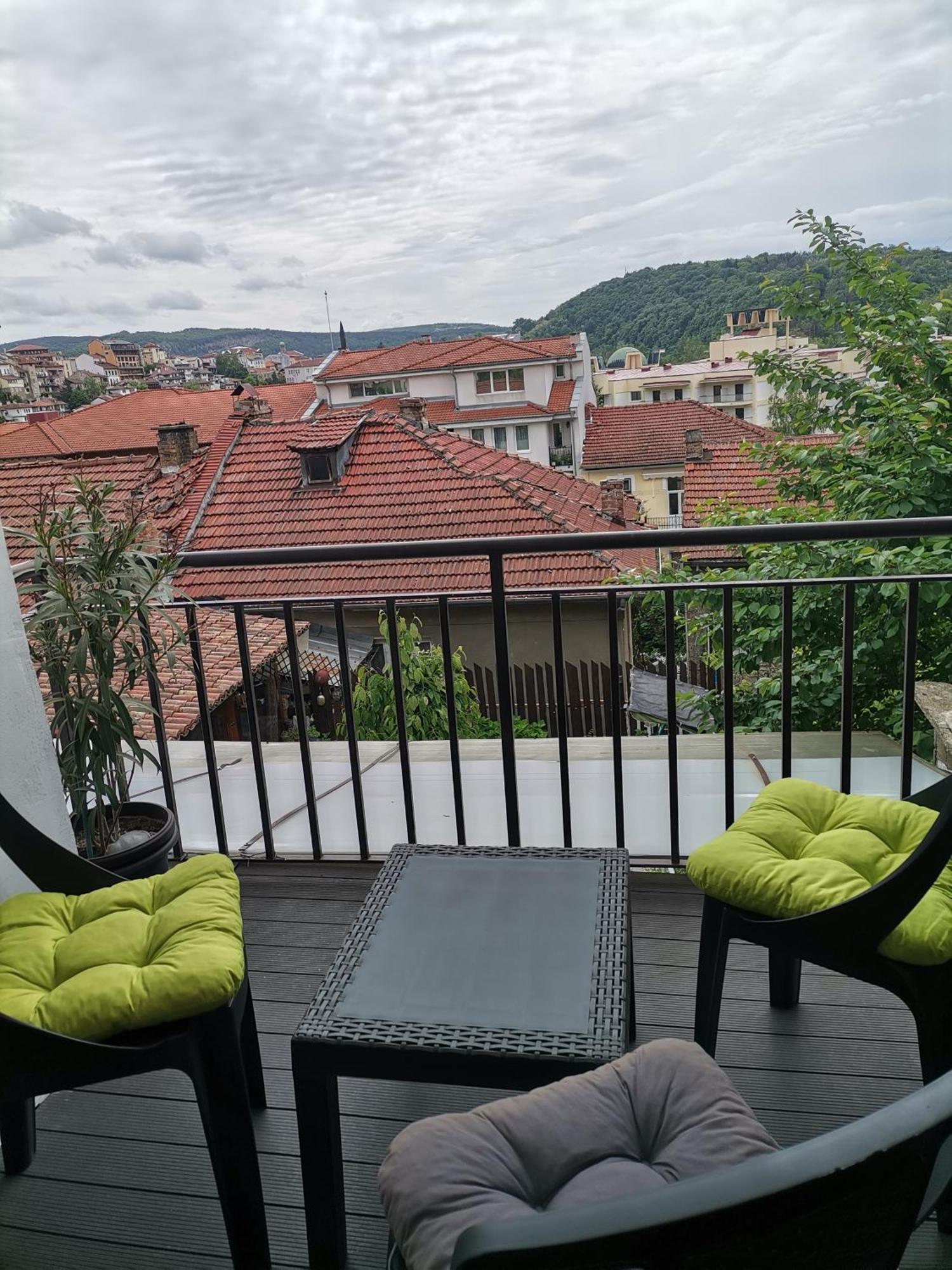 Appartamento Аврамов Дом - Етаж От Къща Veliko Tărnovo Esterno foto